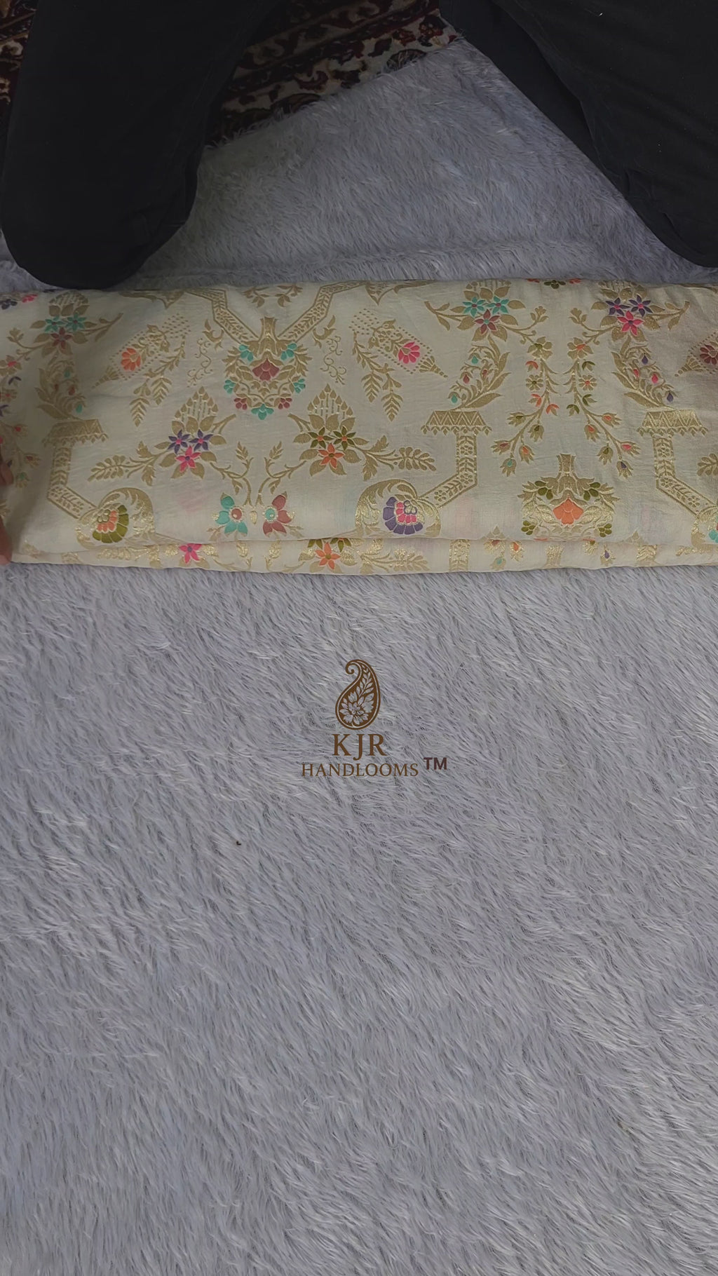 Handloom Pure Munga Silk Banarasi Saree | Golden Zari & Meenakari