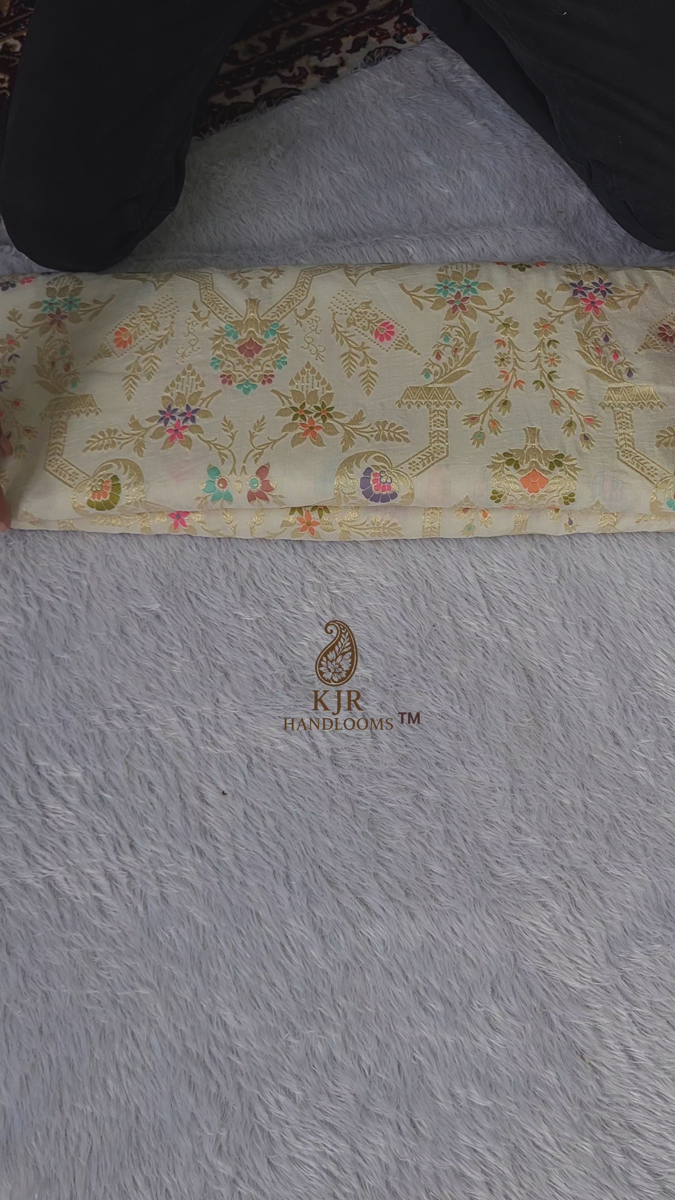Handloom Pure Munga Silk Banarasi Saree | Golden Zari & Meenakari