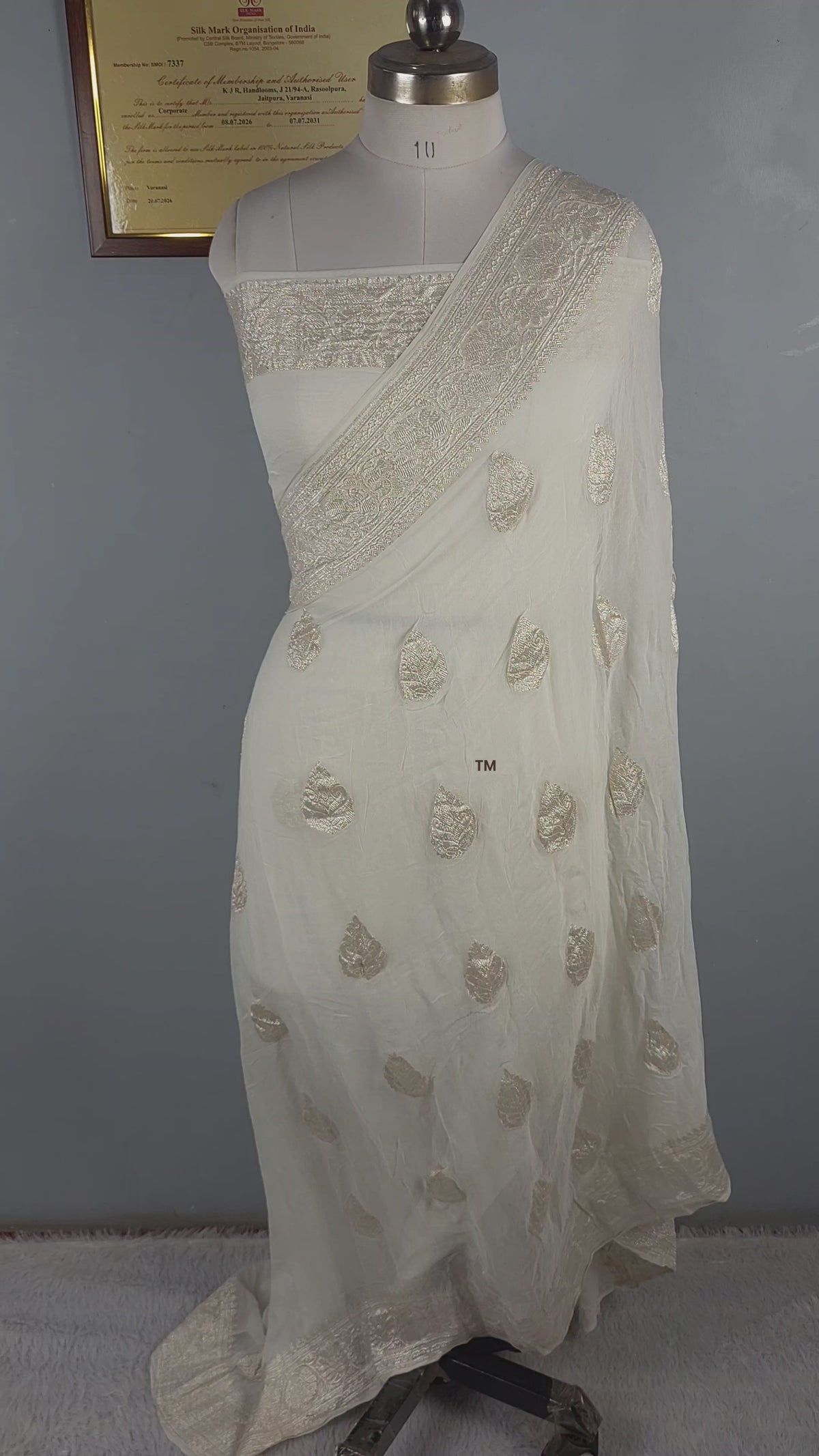 Banarasi Handloom Pure Khaddi Chiffon Georgette Saree | Silver Zari Kadwa Interlock Boota