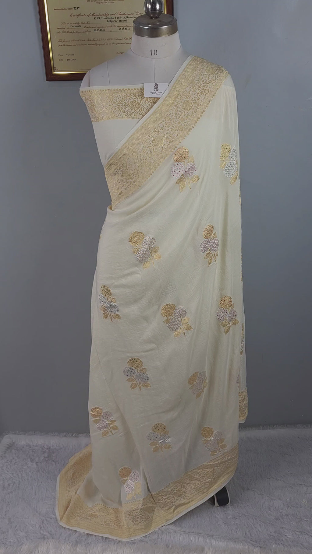 Pure Munga Silk Banarasi Saree | Intricate Sona Rupa Zari Boota & Multicolour Meenakari