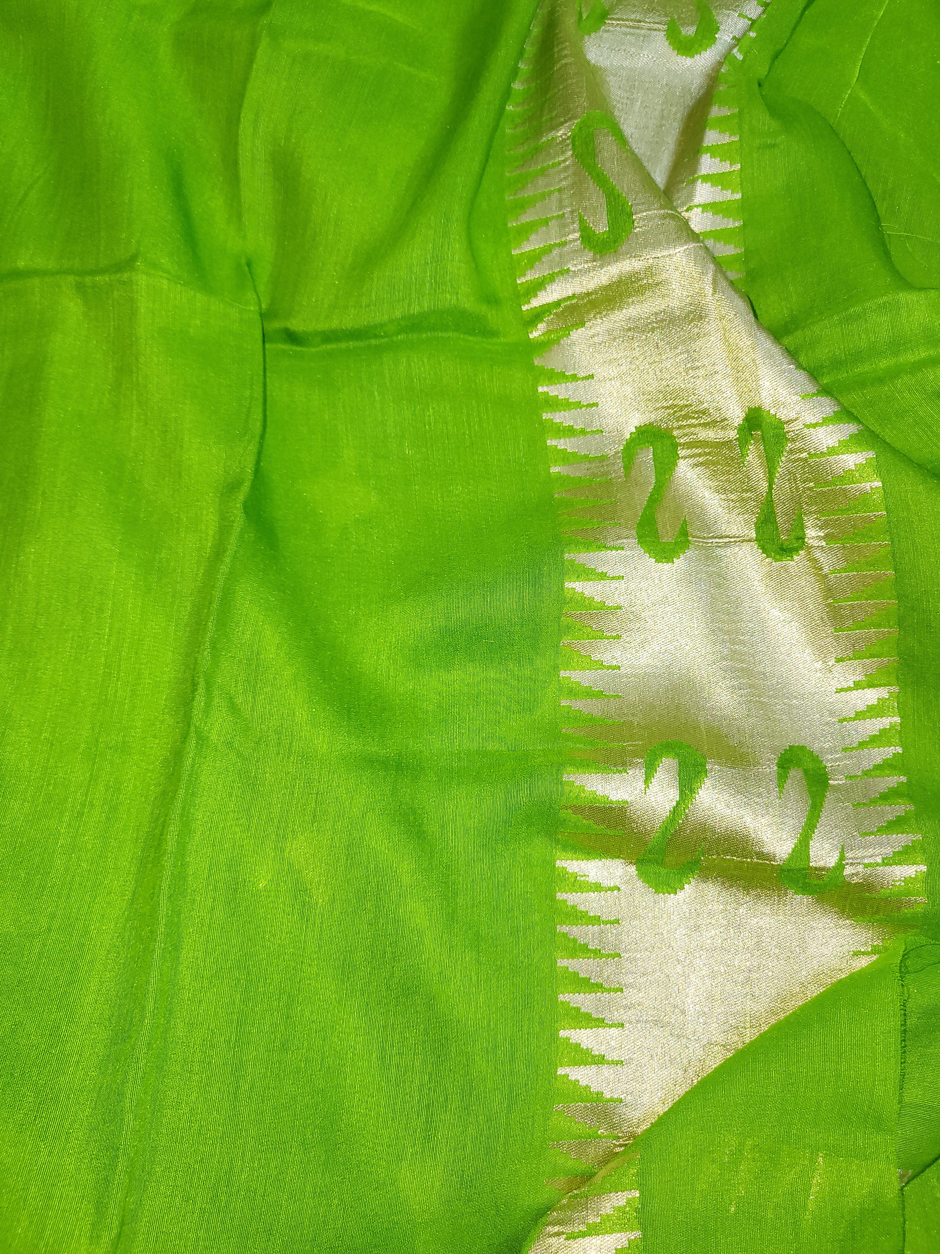 Banarasi Handloom Pure Munga Silk Saree | Pure Golden Zari